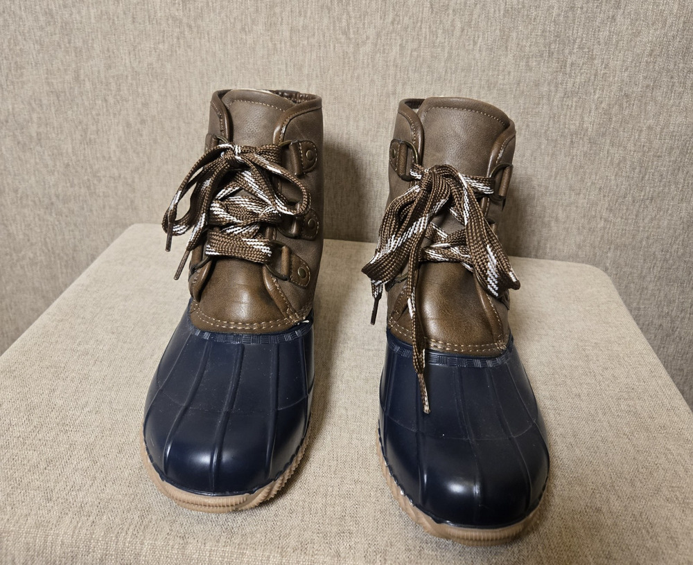 Magellan Outdoor Duck Boots Blue and Brown Woman’s Size 10 Lace Up Work Snow